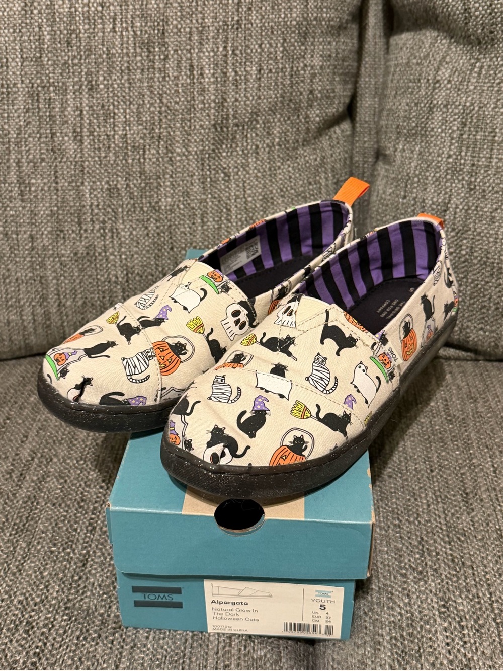 Toms Kids Halloween Glow in the Dark Cat Print Alpargata Shoes